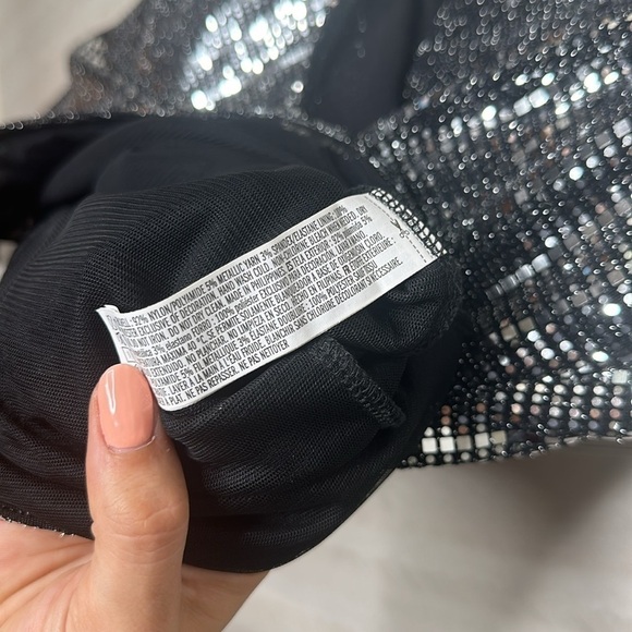 🆕 😍 FOREVER 21+ metallic sequin romper size 2X - Picture 8 of 8